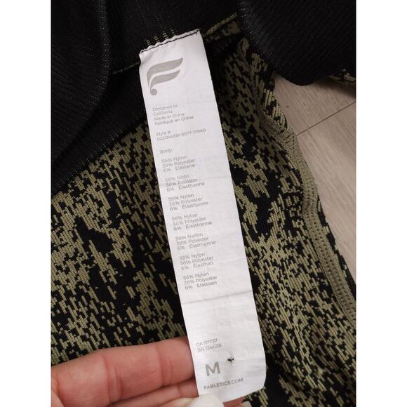 “Fabletics Star Legging M – Snake Print • High-Rise • Sculpting Activewear” - Picture 7 of 9